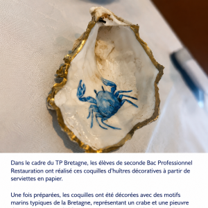 Coquille d'huître décorative réalisée par les élèves sur une idée originale d'Ornella Carruesco